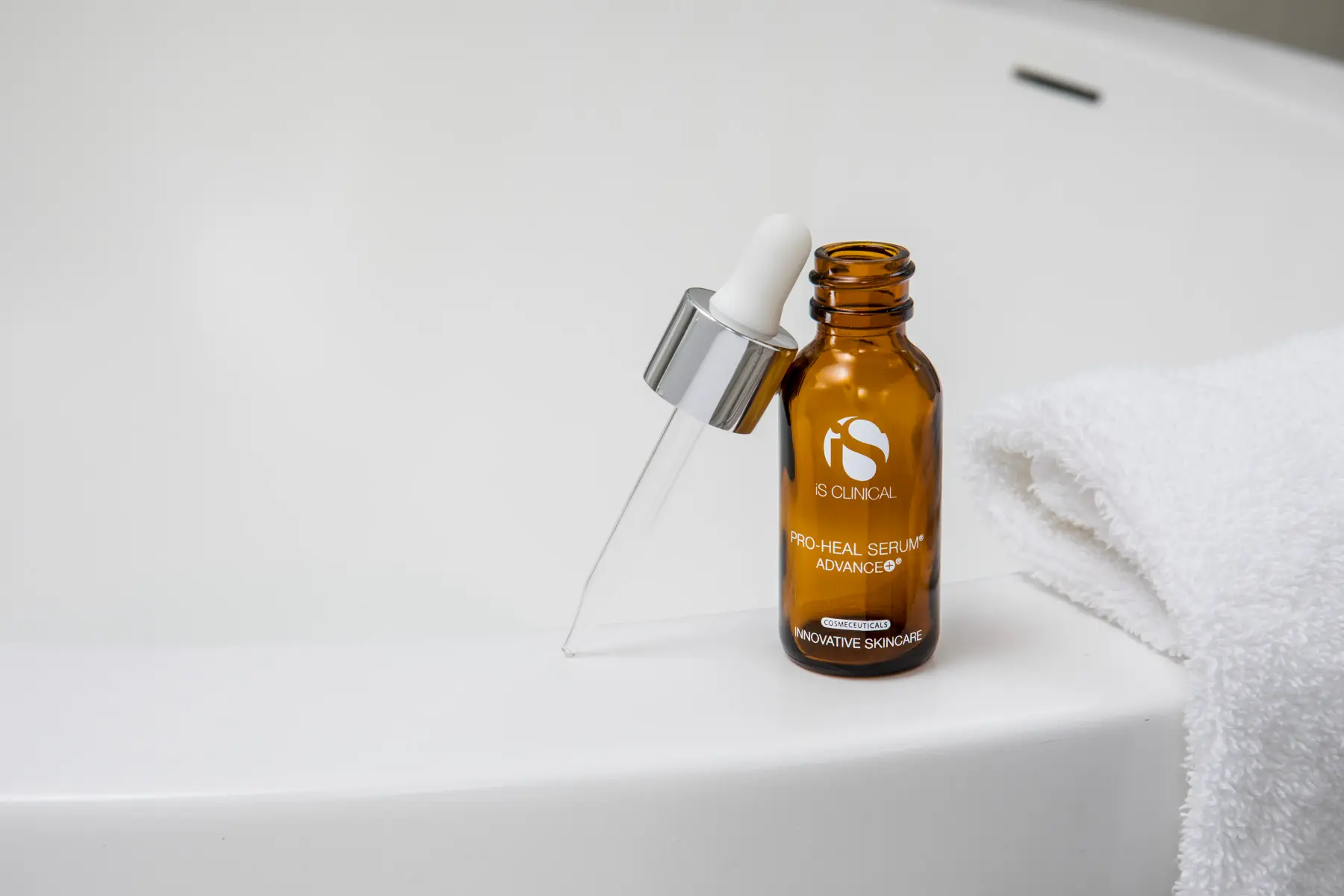 Топ антиоксидантных продуктов от iS Clinical Pro-Heal Serum Advance+