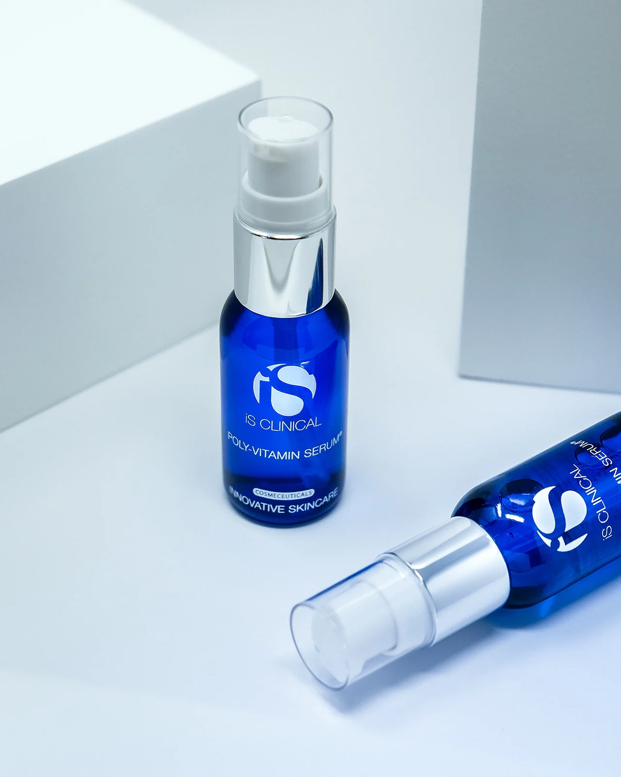 10 сироваток iS Clinical для різних проблем шкіри - Poly-Vitamin Serum