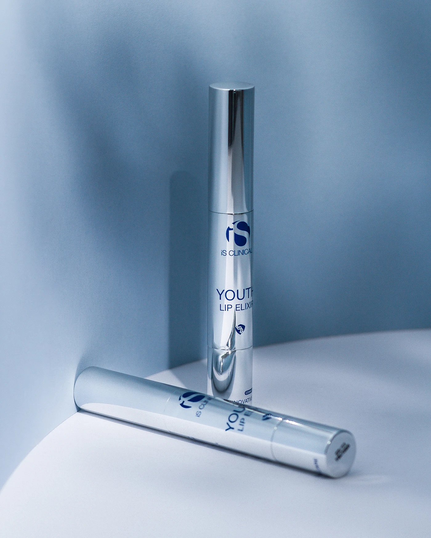Омолодження та Об'єм з Youth Lip Elixir