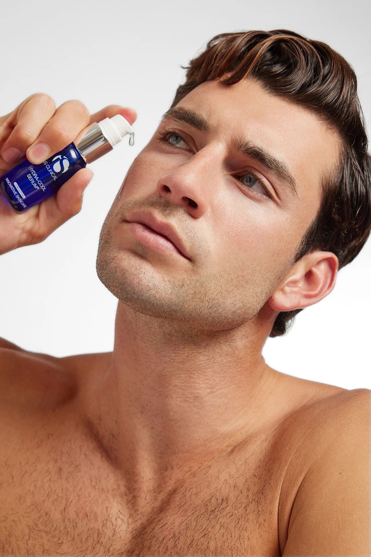 Ваш ідеальний догляд за шкірою з iS Clinical - Hydra-Cool Serum