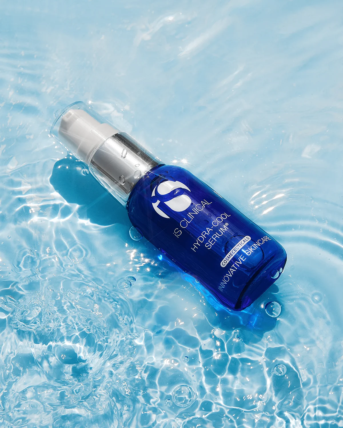 Зірки Голлівуду-поцінувачі iS Clinical - Hydra Cool Serum